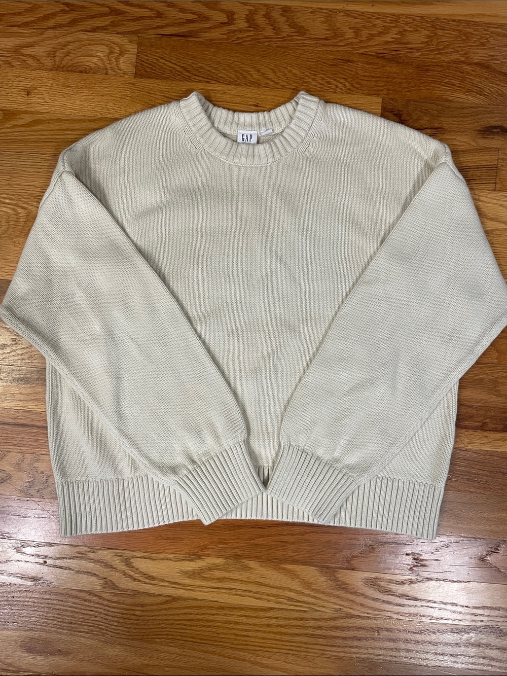 GAP Women’s Oversized Crewneck Sweater - Off-White/Cream